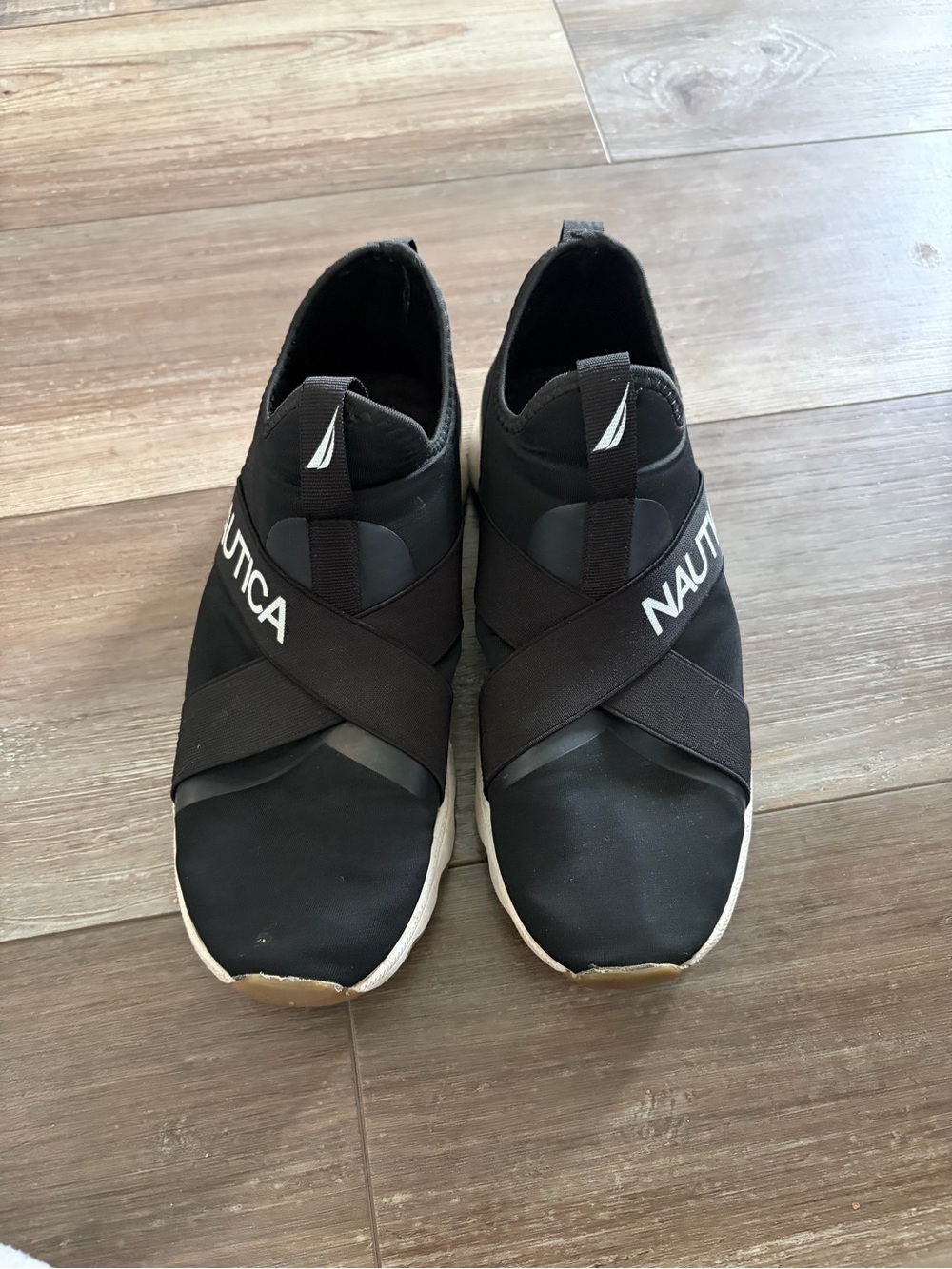 Nautica Women’s Brynlee Crisscross Slip-On Sneakers – Black – Size 8 - Picture 3 of 5